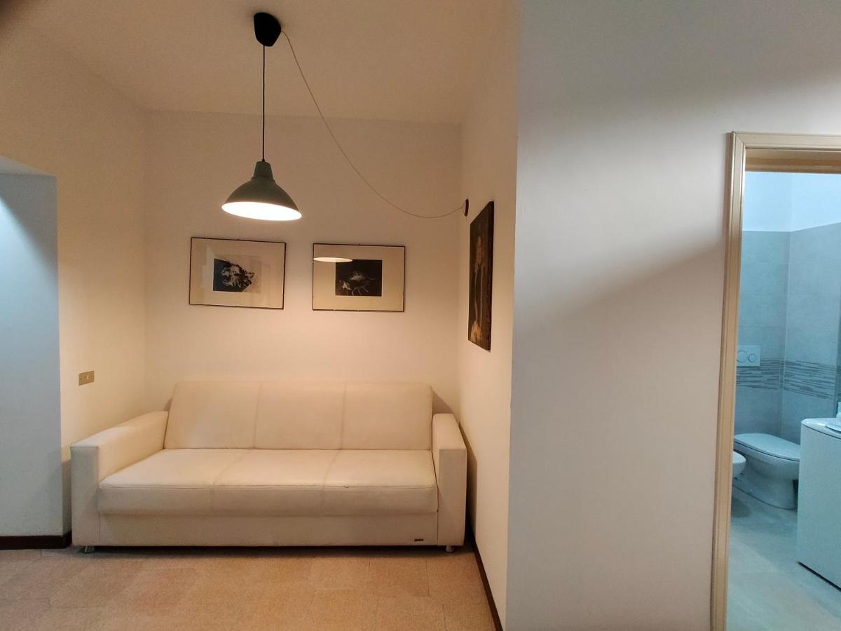 Central Guesthouse Cir 015146-Cni-01484 Mediolan Zewnętrze zdjęcie